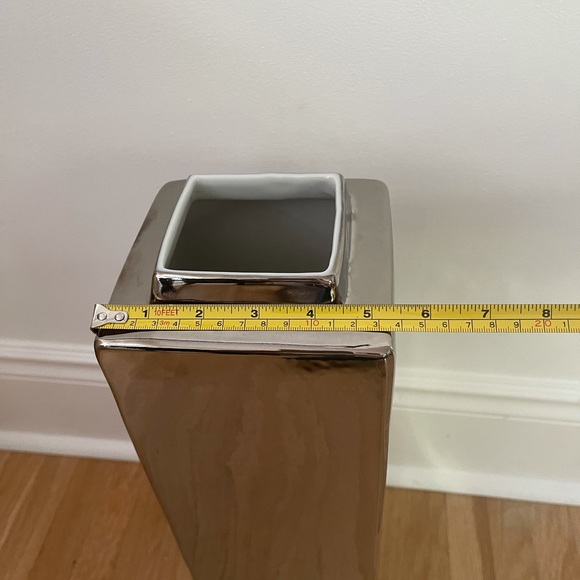 Ceramic silver metallic vase - Picture 4 of 4